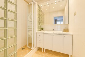 Haartrockner, Handtücher