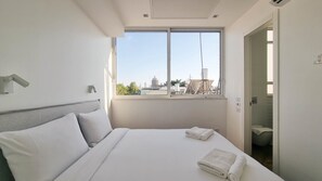 2 bedrooms, iron/ironing board, free WiFi