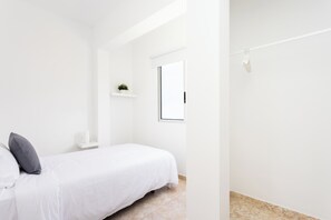 2 quartos, ferros/tábuas de passar roupa, Wi-Fi, roupa de cama