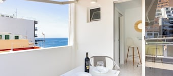 Home2Book Sunlit Coastal Escape, Puerto Santiago