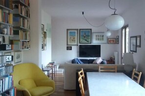 TV - House in the green in Pietrasanta (Pietrasanta)