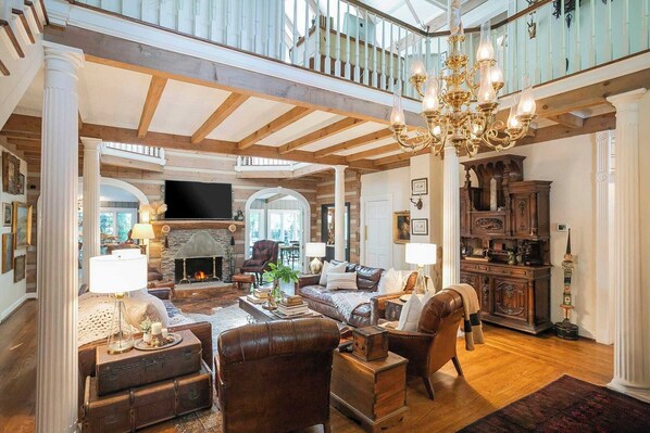 Villa (Multiple Bedrooms) | Interior - 35 Acre Villa w/ Pool, Spa, Wine Cellar & Gym + Near Golf Club La Pearla Ranch by Avantstay (Kingston Springs)