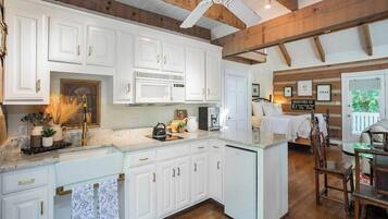 Vila (Multiple Bedrooms) | Interior