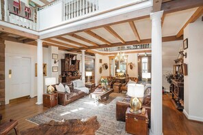 ヴィラ (Multiple Bedrooms) | 内装