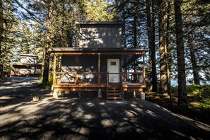 Exterior - Ocean View Cottage: Wake Up to Waves at Friends by the Ocean (Kodiak)