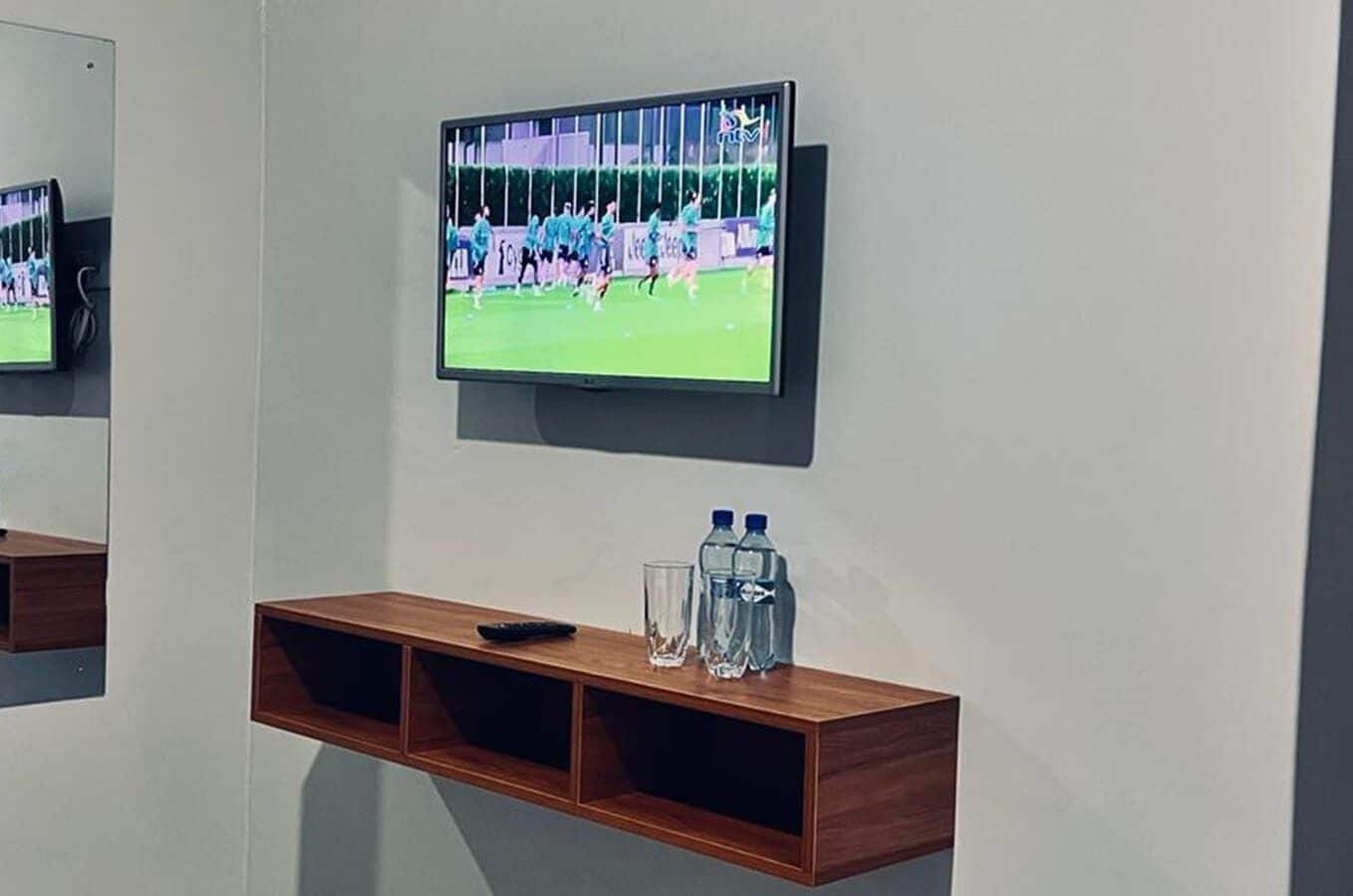 مكواة/لوح كي وواي فاي مجانًا