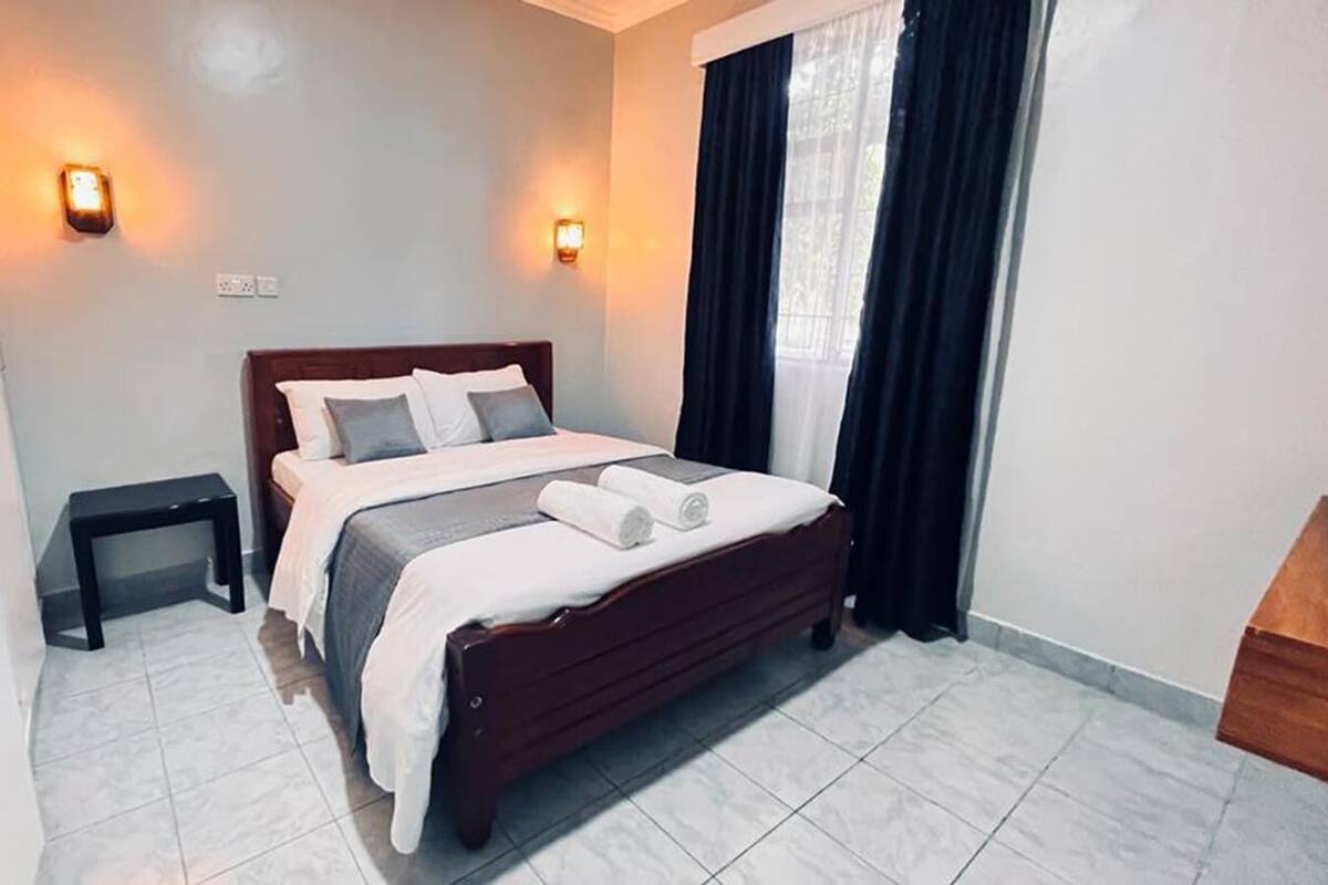 Chambre Standard, 1 très grand lit, salle de bains privée