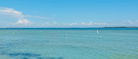 Bloc d'apartaments, diversos llits (San De Luna #2) | Platja