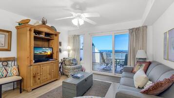 Condo, Multiple Beds (San De Luna #2) | Living area