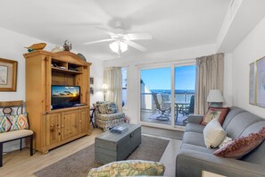 Condo, Multiple Beds (San De Luna #2) | Living area