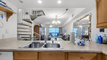 Condo, Multiple Beds (San De Luna #2) | Interior