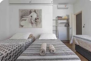 2 chambres, fer et planche à repasser, Wi-Fi, draps fournis
