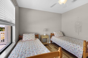 House, Multiple Beds (Blue Heron)