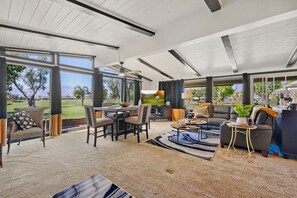 Smart-TV, Kamin, Stereoanlage