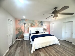 2 soveværelser, skrivebord, strygejern/strygebræt, weekendseng