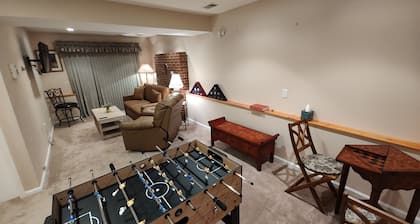 Beautiful 4-bedroom house with AC in Neptune 10 minutes to Asbury Park Beach