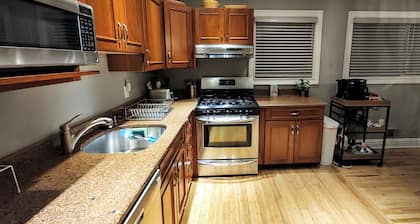 Beautiful 4-bedroom house with AC in Neptune 10 minutes to Asbury Park Beach