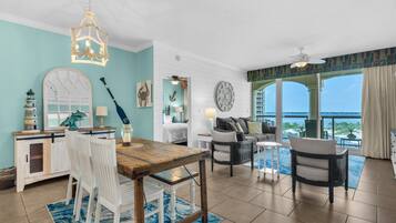 Kondominium, Beberapa Tempat Tidur (Portofino Island Resort 3-706) | Interior