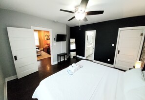 2 bedrooms, iron/ironing board, free WiFi, bed sheets