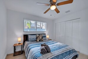 3 bedrooms, desk, iron/ironing board, WiFi