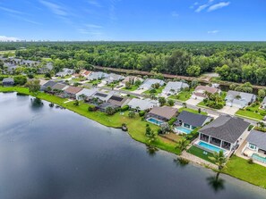 Exterior - 3BR Retreat – Hot Tub, Fire Pit & Parking (Naples)