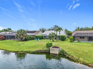 المنطقة المحيطة بالمنشأة