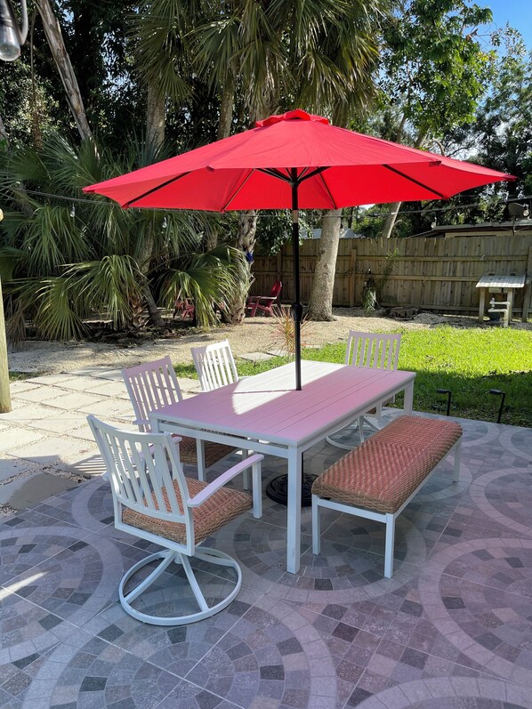 Outdoor dining