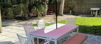 Relax with the whole family at this peaceful, private & near beach house!