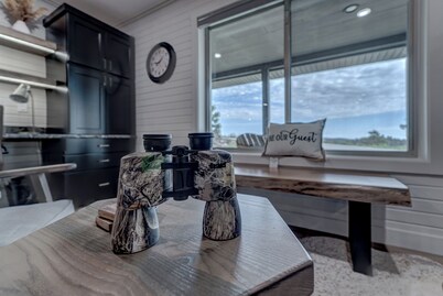 Cozy Haven - 4 En-Suite BR + Hot Tub + Fire Pit