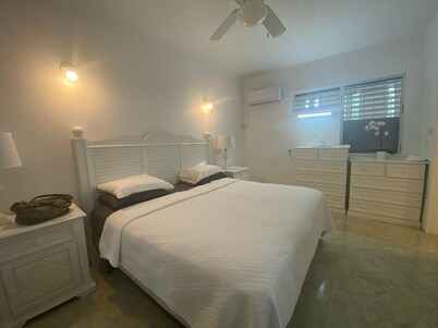 Cosy apartment with pool and garden view