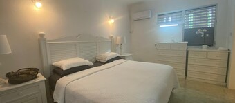 Cosy apartment with pool and garden view