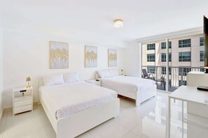 1 bedroom, iron/ironing board, WiFi, bed sheets - Newly Renovated Brickell Stay w/ Views & Amenities (Miami)