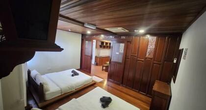 Uptown Eco Hotel