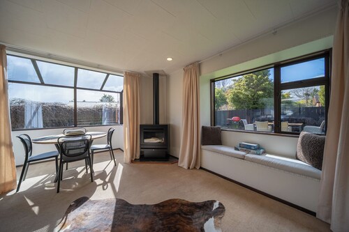 Matai by the Lake - Te Anau