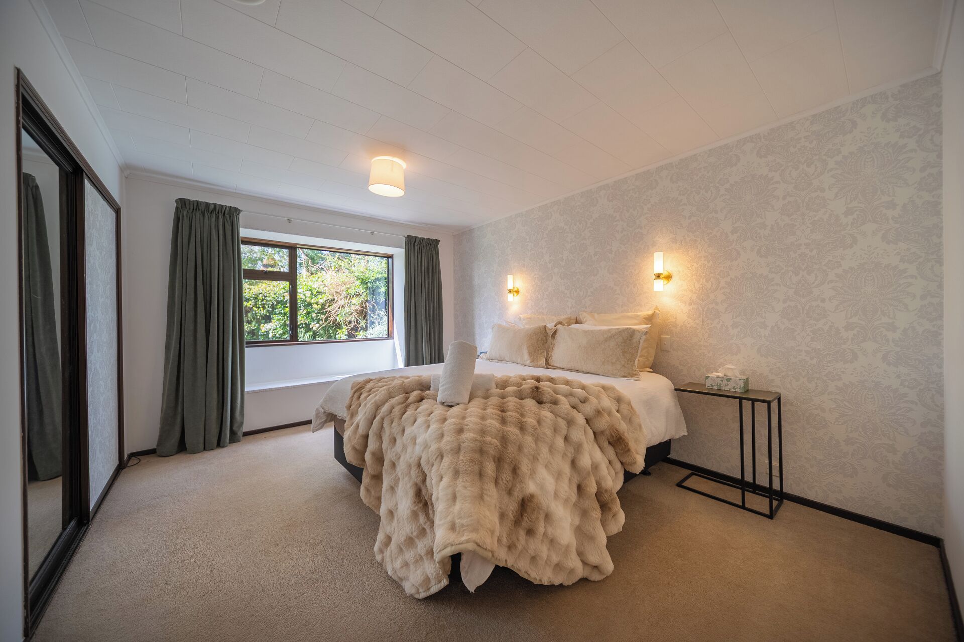 2 dormitorios, tabla de planchar con plancha, wifi y ropa de cama