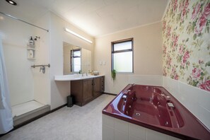 Douche, sèche-cheveux