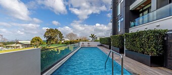 The Urban Retreat - Takapuna Central Apartment