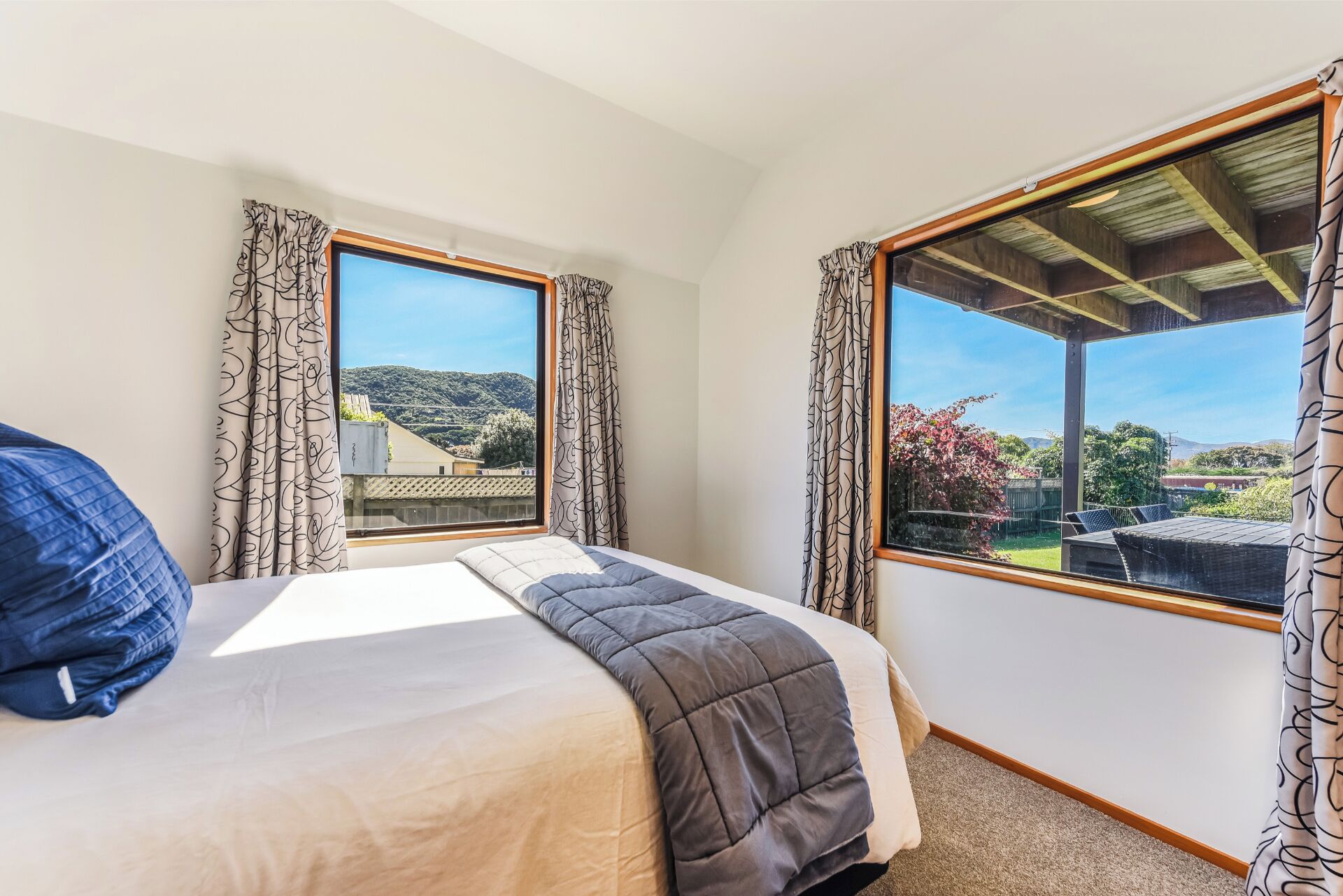 4 bedrooms, iron/ironing board, bed sheets