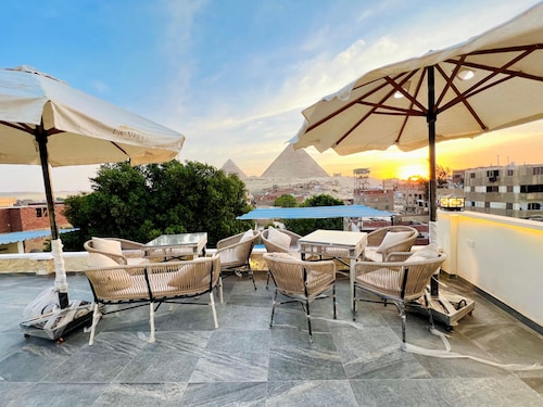 Vysta pyramids hotel Cairo 
View pyramids 
renovated rooms
Restaurant with view