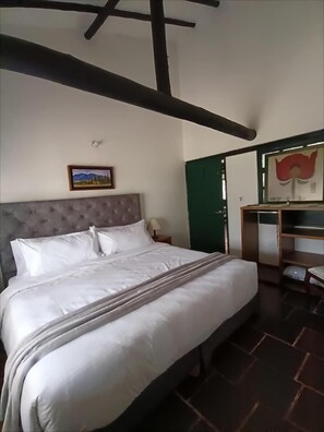 Deluxe Double Room | Free WiFi - ESTANCIA VILLA BLANCA (Sáchica)