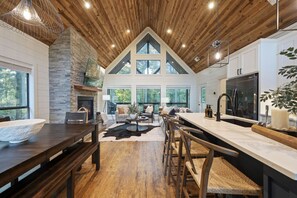Interior - Pine Ridge · Couples Retreat | Hot Tub, Firepit & Cozy Comforts (Broken Bow)