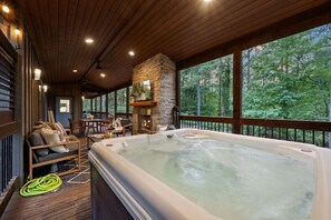 Indoor spa tub