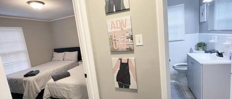 4 habitaciones, tabla de planchar con plancha y wifi gratis