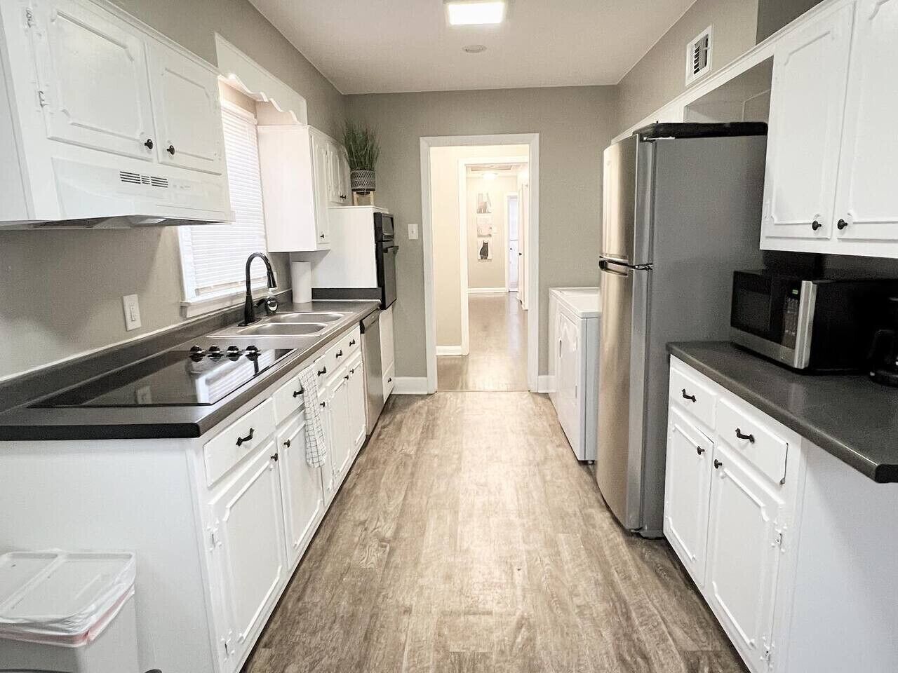 冰箱、微波炉、烤箱、炉灶