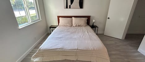 1 soverom, wi-fi (inkludert) og sengetøy