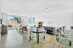 Dining - MIA(CZ) - CLUB #2907 (1B) (Miami)