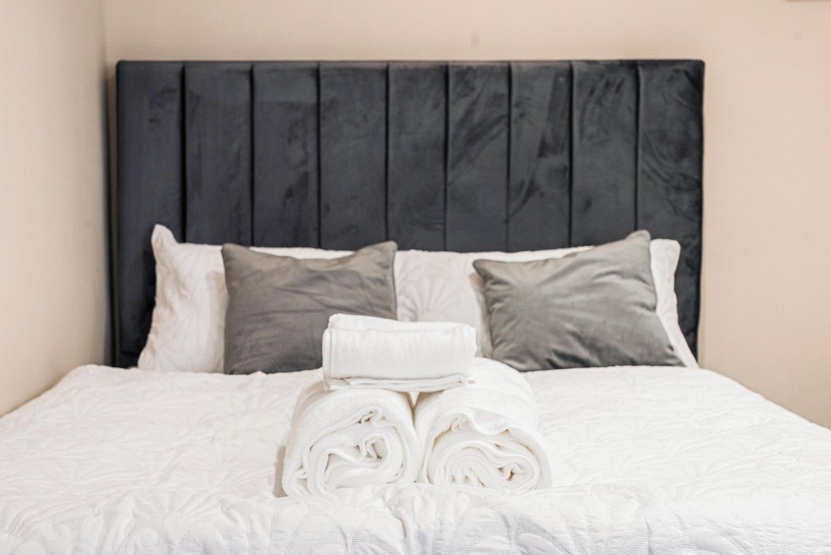 1 habitación, tabla de planchar con plancha, wifi gratis y ropa de cama 
