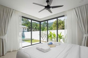 Cribs/infant beds