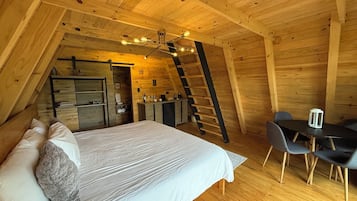 Chalet superior, balcón, vista a la montaña