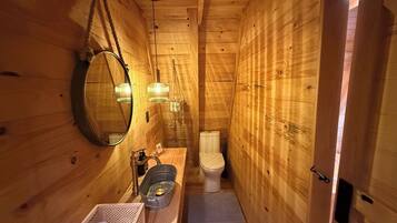 Superior Chalet, Balcony, Mountain View | Bathroom